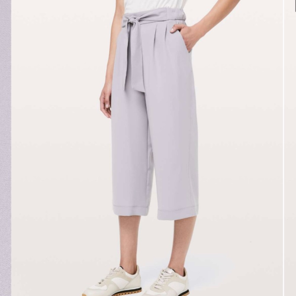 Lululemon Noir Crop